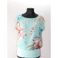 Błękitna bluzeczka dwuwarstwowa z szyfonem i kwiatami